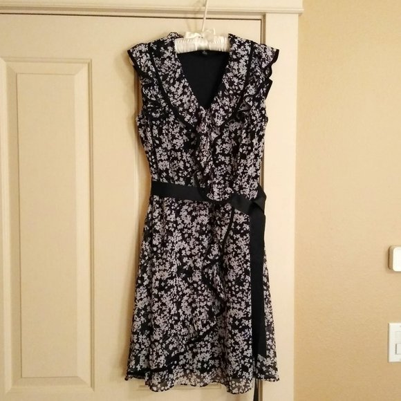 JBS Petite Dresses & Skirts - Fun ruffles - faux wrap dress petite sz 8